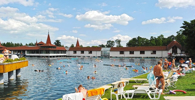 匈牙利的黑维兹温泉湖