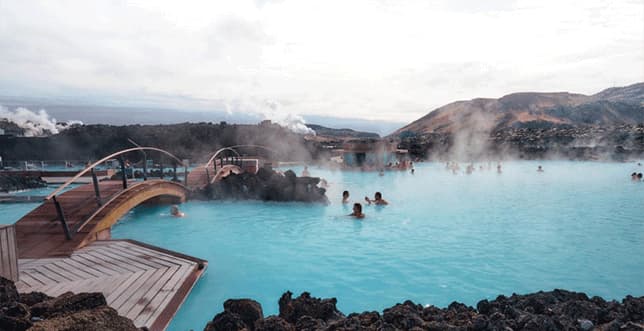 冰岛的蓝湖温泉