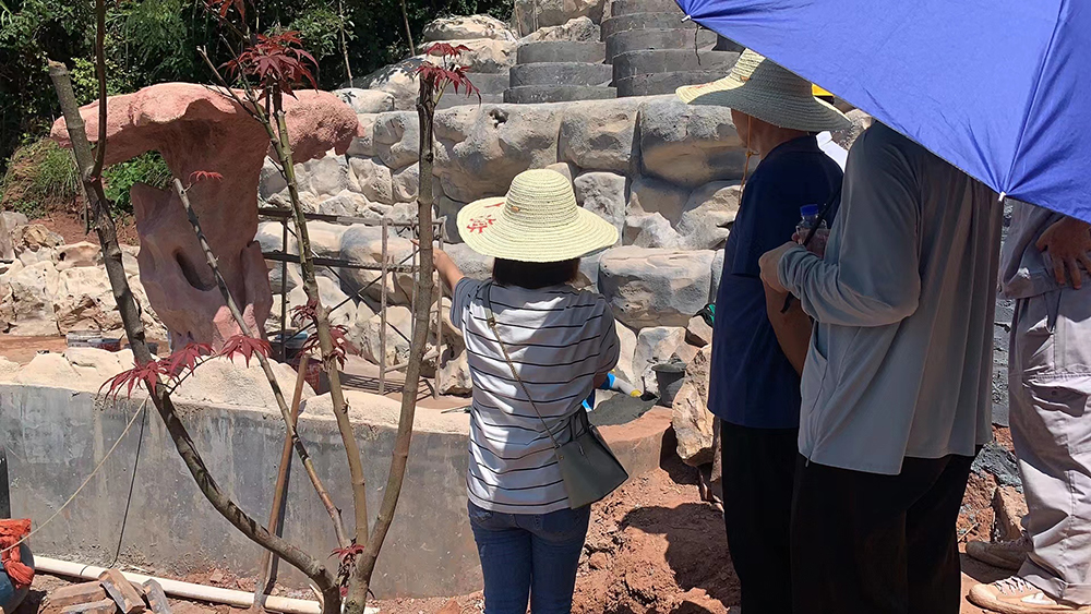 我司团队到凤凰古城凤仙境凤凰汤寨项目开展施工技术指导工作